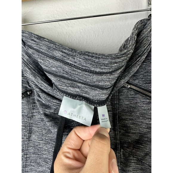 Athleta Women's Metro Slouch Shorts Size MEDIUM Heathered Gray Comfortable - Picture 3 of 3